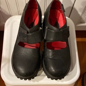 ROCKET DOG Black LEATHER Ballerina/Mary Jane Style Shoes w/Red Interior, size 6M